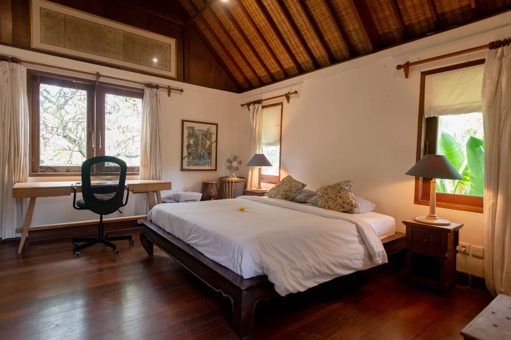 Deluxe Room at Hotel Hiwayinn